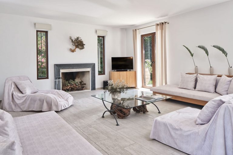 The Editor's Villa: Your Luxurious Corfiot Sanctuary Awaits 2 spiritual living corfu editors villa living room photo4 768x512 1