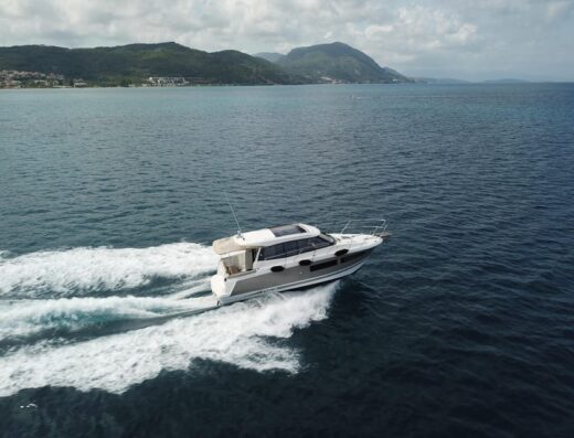 Corfu : Private Motor-Yacht Cruise with Corfu Town Views