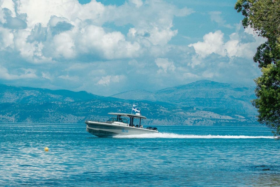 A Two-Hour Speedboat Arc from Gouvia to Corfu Town at Sunset 3 Private speedboat travelling along Corfu's coast