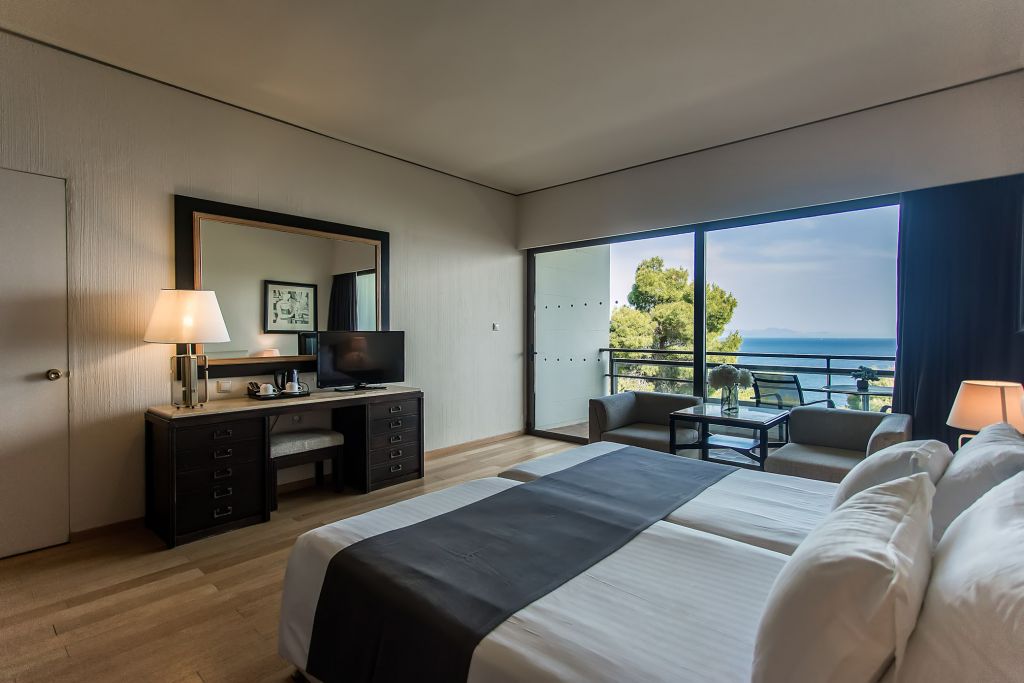 Corfu Holiday Palace: A Legacy of Elegance and Iconic Views 2 394