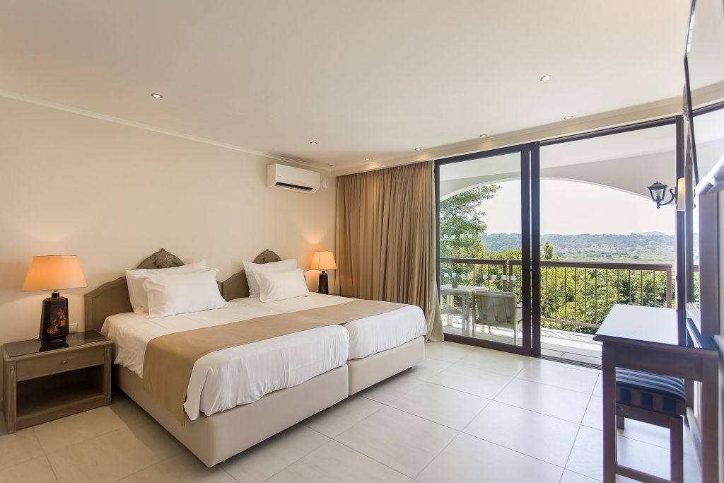 Corfu Holiday Palace: Your Quintessential Romantic Escape 1 396
