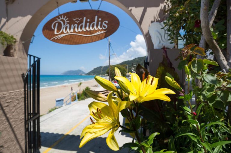 Dandidis Seaside Pension & Restaurant