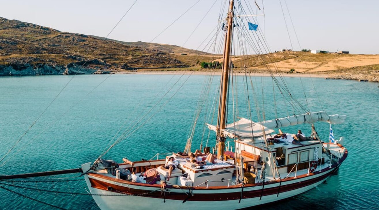 Corfu: Blue Lagoon and Cave Cruise with Drinks and Lunch