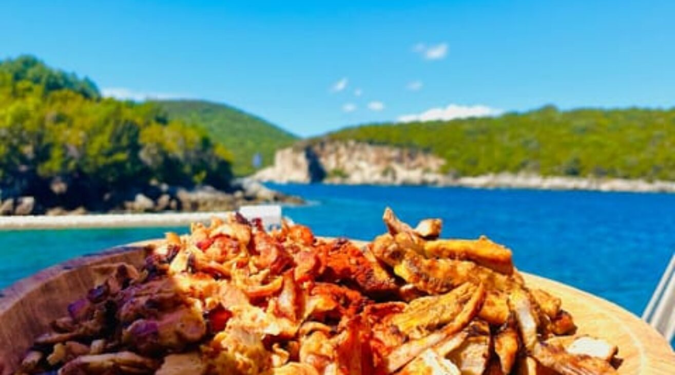 Corfu’s Blue Lagoon: 5-Star Cruise, Lunch & Drinks Tour